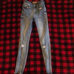 skinney medium rise jeans.